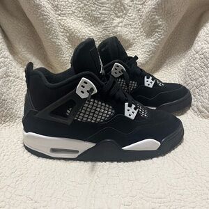 Air Jordan 4 Retro “White Thunder” 5Y Sneakers